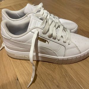 Puma Sneakers